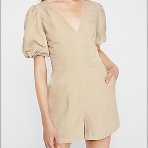 Cute puffed sleeve romper